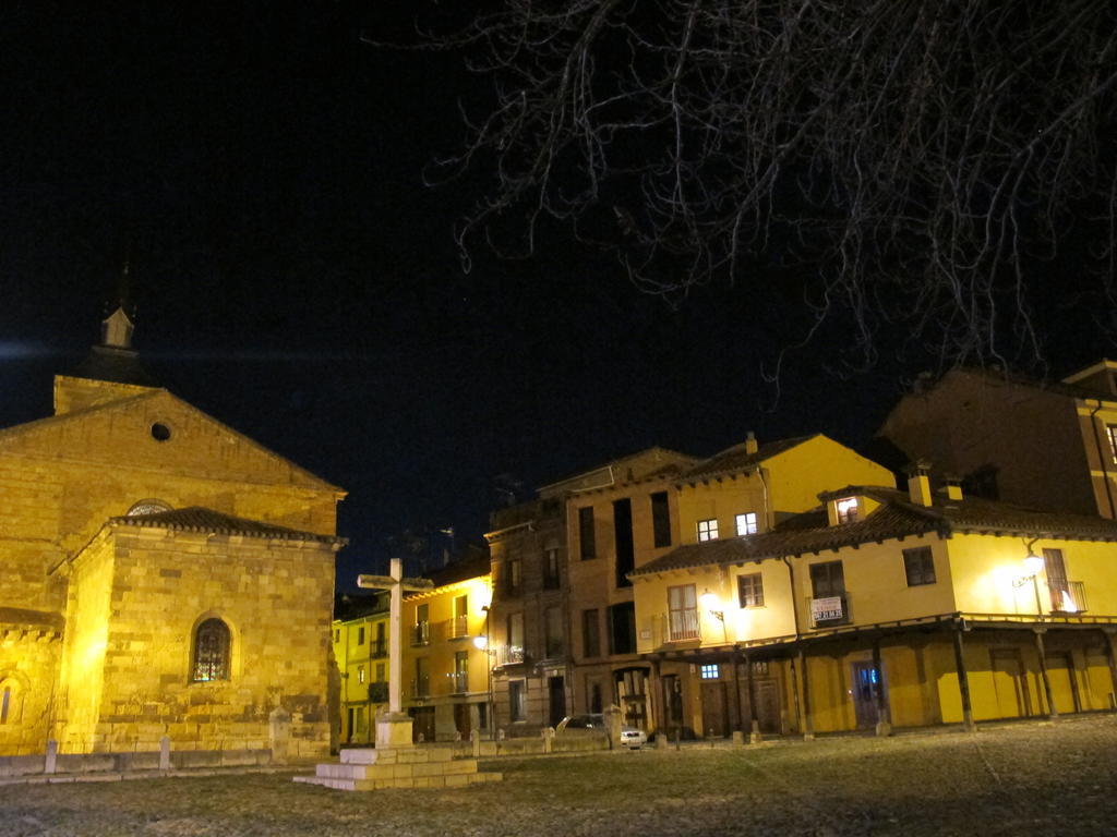 Pension Blanca B&B León Exteriör bild